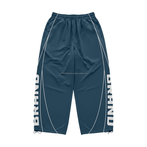 Conjunto de Chaqueta y Pantalones de Nylon Ligeros con Logotipo Personalizado, Chaqueta Cortavientos y Pantalones Deportivos de Dos Piezas - Product Image 3