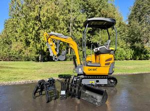 LIVRAISON GRATUITE CFG QK18R MINI-EXCAVATRICE HYDRAULIQUE 15 CV COMMANDES PÉDALIÈRES LAME DE 39 POUCES BAC À DÉGRAVURE DE 16 POUCES APPROUVÉE EPA CE POURCHÈVRE HYDRAULIQUE - Product Image 2