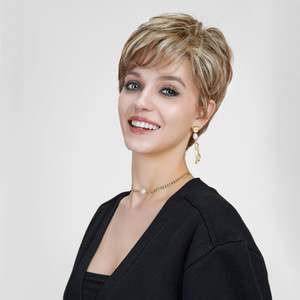 วิกผมสังเคราะห์ Anna-DWY สีน้ำตาลบลอนด์แบบ Pixie  พร้อมด้วยลูกไม้โปร่งแสงด้านหน้า วิกผมสังเคราะห์สีเดียว - Product Image 4