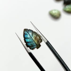 อัญมณีรูปใบไม้แลบราโดไรต์ฉูดฉาดลูกปัดลายใบไม้ลาบราดอไรต์แกะสลักมือหลวม14x10mm ลูกปัดลาบราดอไรต์ - Product Image 5