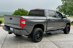 Toyota Tundra Crewmax รถบรรทุกกระบะคู่แบบขับด้านซ้ายมือและด้านขวามือ - Product Image 6