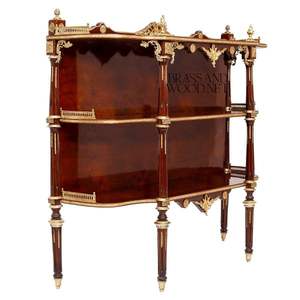 Consola Clásica de Madera de Lujo con Adornos de Latón y Estantes - Product Image 4