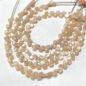 Alta calidad 4,5-5MM melocotón Monnstone facetado Briolette cuentas pequeña forma de corazón piedra preciosa natural - Product Image 5