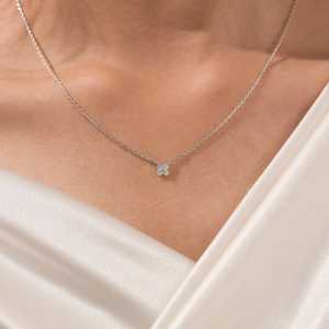 Collier élégant en diamant naturel de 0,23 carat à quatre pierres, ajoute une touche de brillance raffinée pour les anniversaires, les anniversaires de mariage et les tenues de luxe quotidiennes - Product Image 5