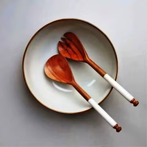 Ensaladera de Madera de Mango con Juego de Servidores Hechos a Mano, Cucharas, Tenedores y Utensilios de Cocina de Madera - Product Image 3