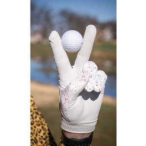 Gants de golf pour femmes en cuir véritable, personnalisables avec logo de marque, confortables, respirants, avec sangle réglable, fabrication sur mesure, vente en ligne - Product Image 3