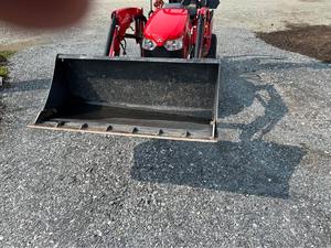 รถแทรกเตอร์ขนาดกะทัดรัด Massey Ferguson GC1725M พร้อมความสามารถในการตักดิน ราคาประหยัด - Product Image 3