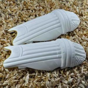 Almohadillas de bateo de cricket de calidad premium ligeras y cómodas, accesorios para protectores de piernas - Product Image 1