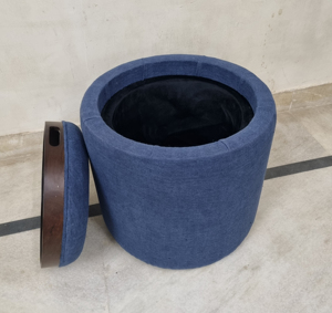 Tabouret de rangement pliable en bois de velours fabriqué à la main avec un design traditionnel pour la chambre à coucher, le salon, l'école et l'hôpital - Product Image 1