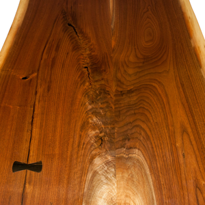 Table à manger en bois de suar massif moderne artisanale avec plateau en bois brut et pieds incurvés pour salle à manger, restaurant ou hôtel - Product Image 6