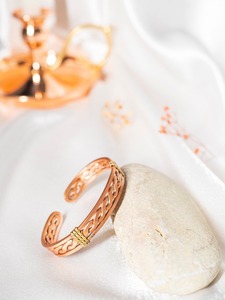 Bijoux de thérapie magnétique : Bracelet en cuivre martelé, Manchette en cuivre tressé, Bracelet ouvert en cuivre, Bracelet élégant en cuivre - Product Image 6