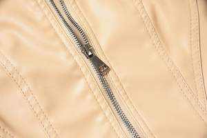 2024 nuevo diseño chaqueta de cuero auténtico para mujer estilo moderno cremallera transpirable con bolsillos interiores y exteriores OEM al por mayor - Product Image 4