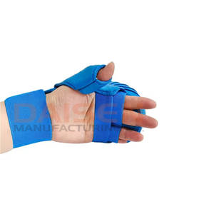 Gants de karaté robustes haute performance 2026 à vendre – Créez votre propre design de gants de karaté - Product Image 4