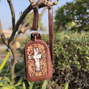 Nuevo Bolso de Hombro de Cuero Hecho a Mano, Bolso de Viaje Elegante y Moderno, Piel con Pelo, Fácil de Llevar, Multiusos - Product Image 1