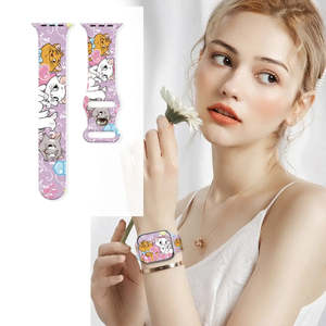Bracelet réglable Marie Aristochat pour Apple Watch, silicone rose avec breloque en acier doré, bracelet de montre connectée respirant, modèle IWatch - Product Image 3