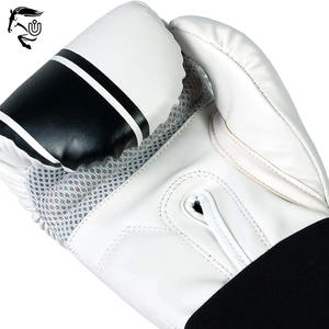 Guantes de boxeo OEM recién llegados Super Lace por Unbridleds Industry 6oz 18oz Guantes elásticos acolchados suaves - Product Image 4