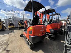 รถขุดขนาดเล็ก Kubota KX018-4 ปี 2022: ความแข็งแกร่งและความมีประสิทธิภาพที่กะทัดรัดสำหรับพื้นที่ทำงานที่แคบ - Product Image 3