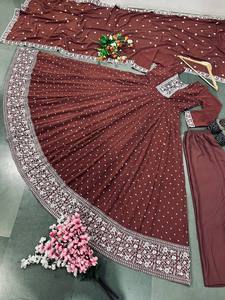 Robe longue de créateur en fausse georgette avec broderie en fil de coton épais - Product Image 5