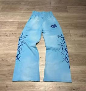 Pantalones Deportivos Holgados de Algodón Grueso con Estampado DTG Personalizado, Pantalones Deportivos Anchos con Lavado Ácido y Pedrería para Hombre - Product Image 3