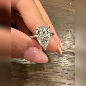 Anillo de Compromiso con Diamante de Laboratorio de Corte Pera de 4.00CT con Halo Oculto, Precio de Fábrica, Proveedor al por Mayor - Product Image 6