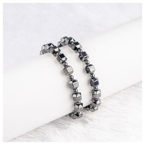 Bracelets fantaisie carrés cubiques en hématite facettée, lisses et polis, faits à la main, extensibles, pour la méditation et l'aromathérapie - Product Image 1