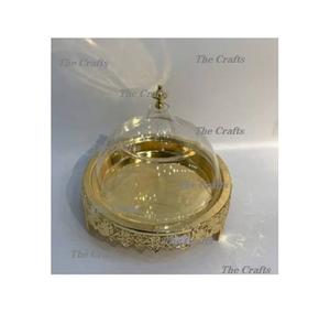 จานเสิร์ฟพร้อมฝาครอบแก้วสำหรับเค้กของหวานสีทองทองเหลือง - Product Image 1