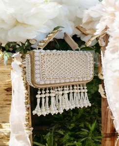 Embrayage brodé de perles de rocaille à la main pour femmes 2025 nouvel accessoire de mode avec doublure en polyester pour les fêtes et les soirées - Product Image 1