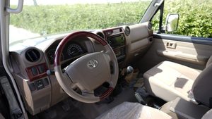 NOUVEAUTÉ : <span class=keywords><strong>Toyota</strong></span> <span class=keywords><strong>Land</strong></span> <span class=keywords><strong>Cruiser</strong></span> d'occasion de luxe à faible kilométrage, SUV Hard Top 2 <span class=keywords><strong>portes</strong></span>, modèle <span class=keywords><strong>2022</strong></span> - Product Image 5