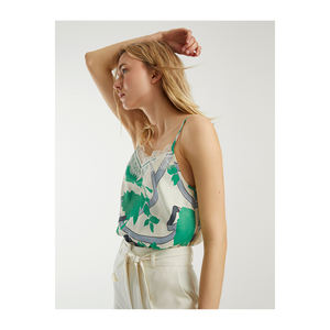 Ropa Deportiva de Yoga de Viscosa con Detalles de Encaje, de Alta Calidad, sin Mangas, Corte Regular, Muy Colorida, para Mujer - Product Image 2