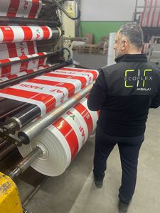 Venta al por mayor de bolsas con asa de plástico impresas con logotipo personalizado con asas troqueladas mejor oferta para supermercado promoción uso en exposiciones - Product Image 6