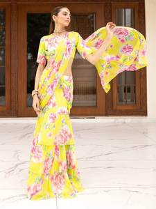 Eleve su aspecto festivo de ocasión de fiesta con este impresionante diseño moderno reversible de sari con volantes de Georgette de imitación listo para usar - Product Image 6