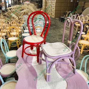 Chaise pour enfants en rotin moderne et chic conçue durablement pour les fêtes intérieures et extérieures pour le salon, la cuisine et la chambre à coucher - Product Image 5