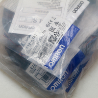 Baru dan asli 1 tahun garansi E3Z-LT81 2M OMS E3ZLT81 Harga Laser jenis fotolistrik sensor built-in amplifier jarak 60m