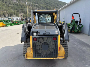 Cargadora de orugas John Deere 323E asequible, con tracción en las 4 ruedas y alto momento de carga - Product Image 4