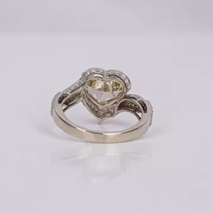 Lujoso anillo de compromiso de diamante cultivado en laboratorio chapado en oro sólido Corte en forma de corazón amarillo Certificado IGI para cumpleaños de niñas - Product Image 5