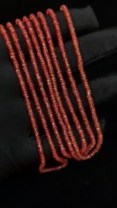 ลูกปัดหินอัญมณีสีส้มเข้มขนาด2.5-3มม. ประกายเพชรแพดพาราเดล - Product Image 3