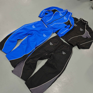 Vêtement de sport d'hiver en nylon à étiquette privée en gros, survêtement uni respirant coupe-vent de haute qualité, jogging à capuche deux pièces - Product Image 1