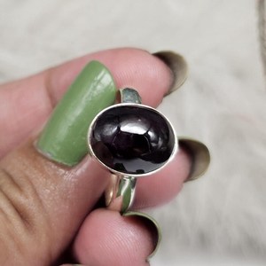 Élégante bague pour femme en argent sterling 925 Onyx noir naturel avec incrustation de réglage de pierre précieuse ovale pour les mariages et les fêtes - Product Image 6