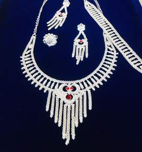 Parure de bijoux vintage style Dubaï : boucles d'oreilles, bracelets, peignes en cuivre – Tendance France, Mayotte, Comores - Product Image 6