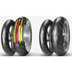 Pneu d'aventure robuste avec un motif de bande de roulement profond pour moto, construction durable et excellente adhérence - Product Image 5