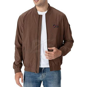 เสื้อแจ็คเก็ตบอมเบอร์ผู้ชายคุณภาพสูงสำหรับฤดูหนาว ผลิตจากโพลีเอสเตอร์/ไนลอน พร้อมโลโก้ด้านหน้า ระบายอากาศได้ดีและเป็นมิตรกับสิ่งแวดล้อม - Product Image 1