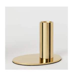 Candelabro de anillo de latón moderno Un Nombre de título adecuado podría ser un candelabro de anillo de latón minimalista - Product Image 5