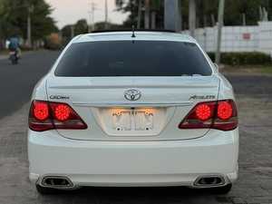 Toyota Crown Athlete 2009 en bon état, boîte de vitesses manuelle/automatique, moteur turbo, R15/R20, cuir clair, conduite à gauche, japonais - Product Image 3