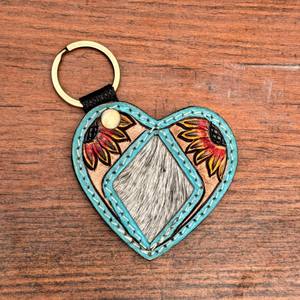 Nouveaux cheveux occidentaux sur cuir usiné à la main en forme de coeur porte-clés en cuir véritable sculpté porte-clés Turquoise tournesol porte-clés de luxe - Product Image 3