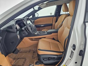 SUV électrique compact de luxe d'occasion 2023 RZ 450e Édition Premium - Product Image 1