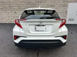 Toyota CHR XLE 2020 d'occasion, super propre - Product Image 4