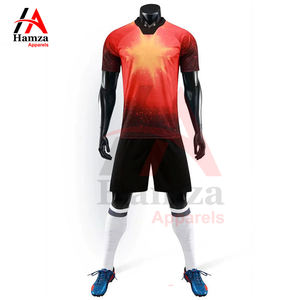 Nouveauté Uniforme de football unisexe Design personnalisé 100% polyester extensible léger respirant Vêtements de sport pour l'entraînement des fans - Product Image 4