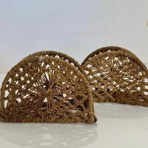 Porte-serviettes en rotin vintage artisanal pour la décoration de la table à manger et diverses utilisations pratiques décoratives en provenance d'Inde - Product Image 5