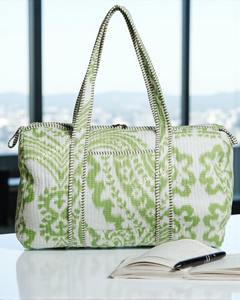 Sac de sport tactique matelassé fait à la main imprimé jungle de luxe sac de voyage en coton léger de haute qualité avec fermeture à glissière - Product Image 1