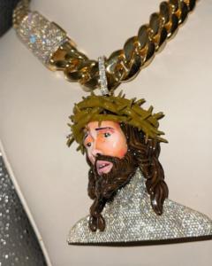 Pendentif Moissanite en argent sterling 925 unisexe Hip Hop Clarté VVS plaqué or avec croyance chrétienne Éclat étincelant - Product Image 2